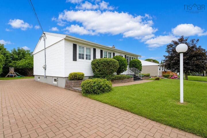 Property Photo: 182 Leeside Drive NS B1R 1S6