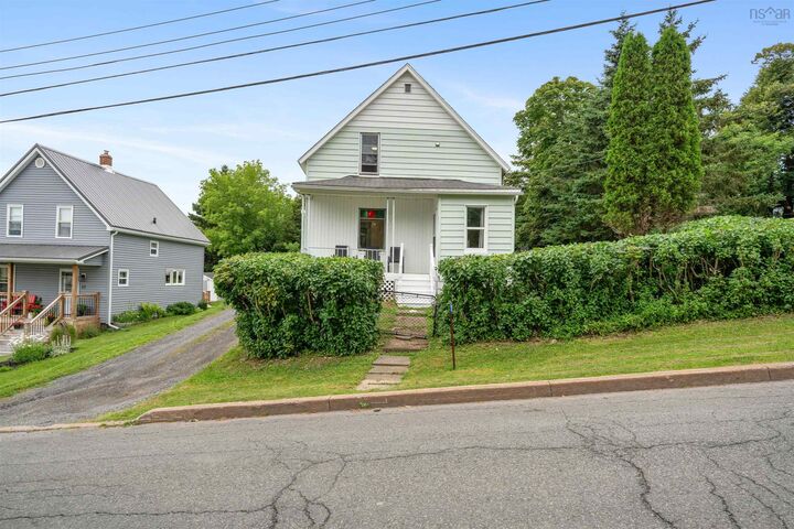 Property Photo: 21 Hampson Street NS B0K 1X0