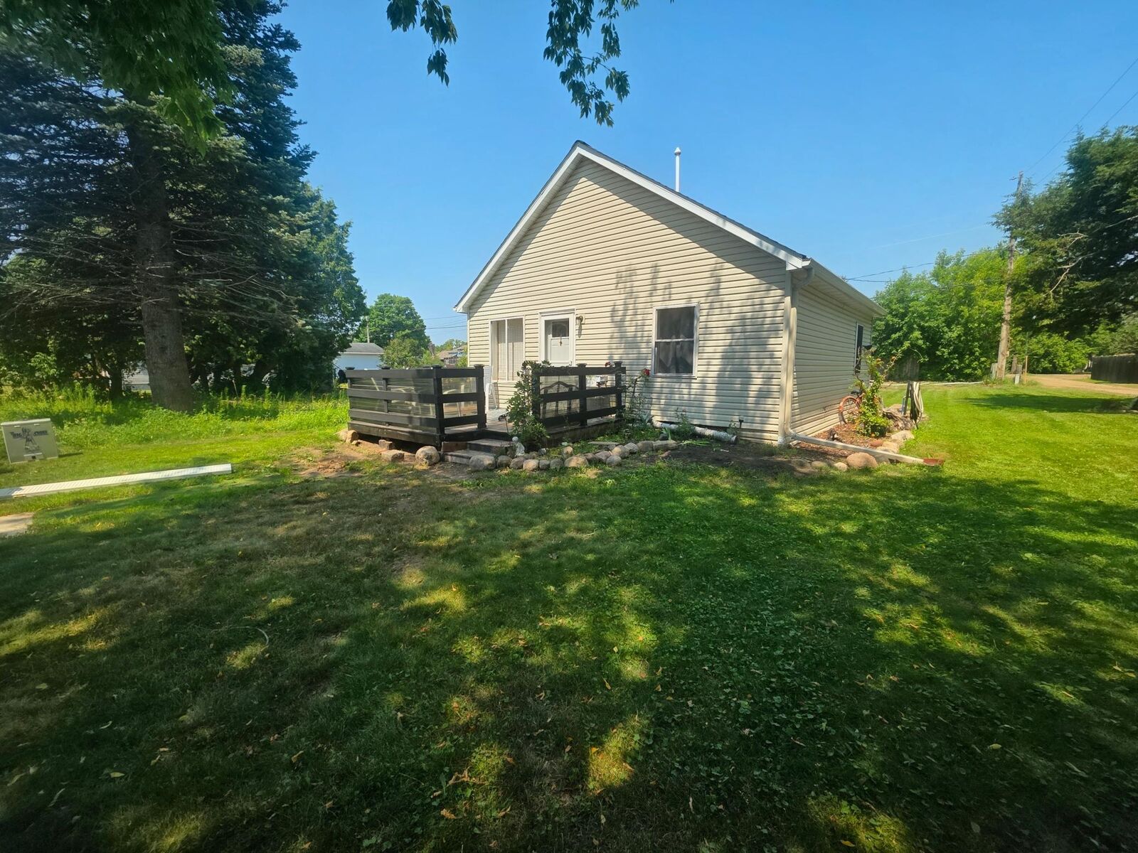 Property Photo:  225 4th Street NE  MN 56441 