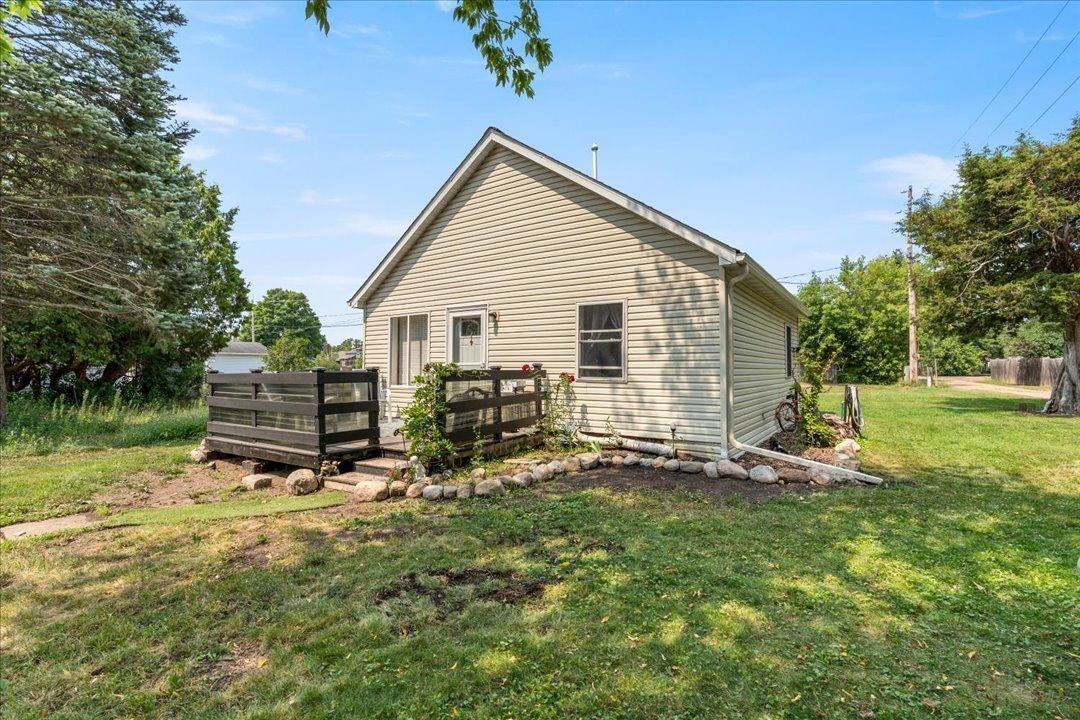 Property Photo: 225 4th Street NE MN 56441
