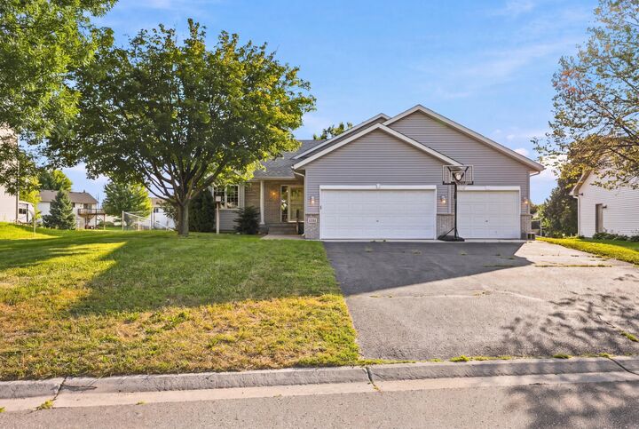 Property Photo: 1351 Rolling Oaks Drive MN 55341