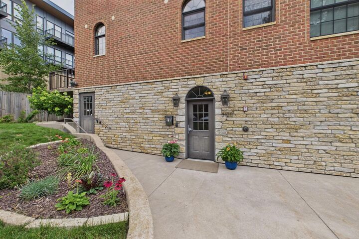 Property Photo: 3125 Inglewood Avenue S 201 MN 55416