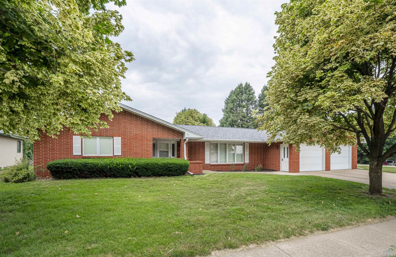 Property Photo:  15 11th Ave SE  IA 51031 