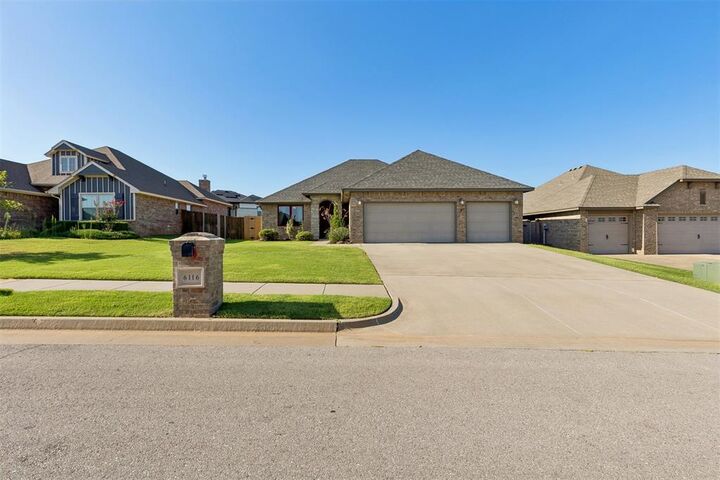 Property Photo:  6116 Beverly Hills Drive  OK 73034 
