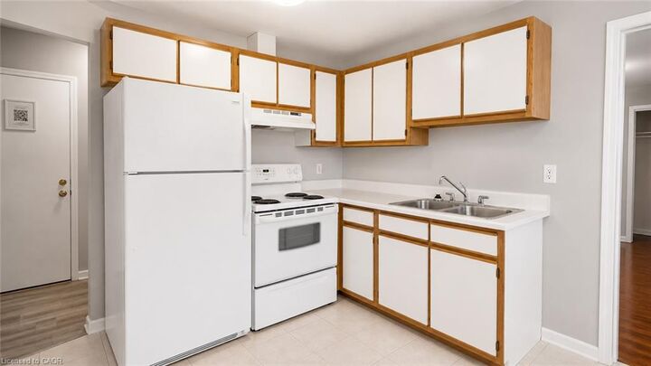 Property Photo:  15 Empire Street B  ON L3B 2L3 
