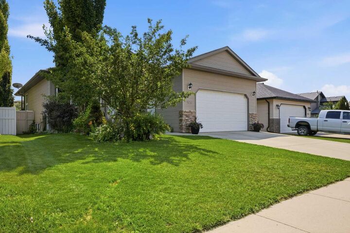 Property Photo: 926 Ramage Crescent AB T4H 3X9