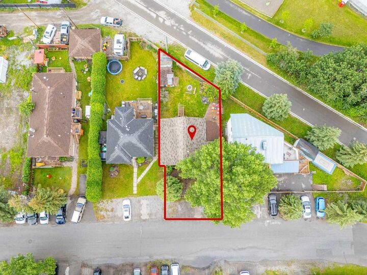 Property Photo: 1306 1st Avenue AB T1W 1M4