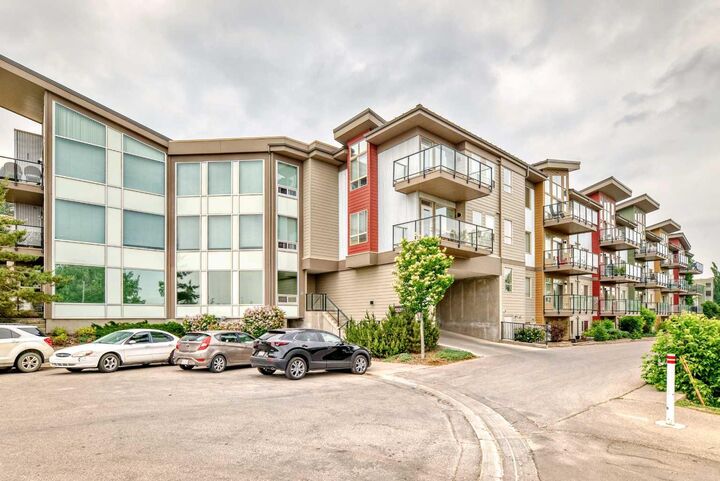 Property Photo:  4303 1 Street NE 427  AB T2E 7M3 