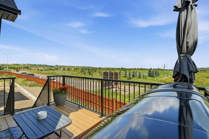 Property Photo: 77 Wolf Hollow Villas SE AB T2X 5K2