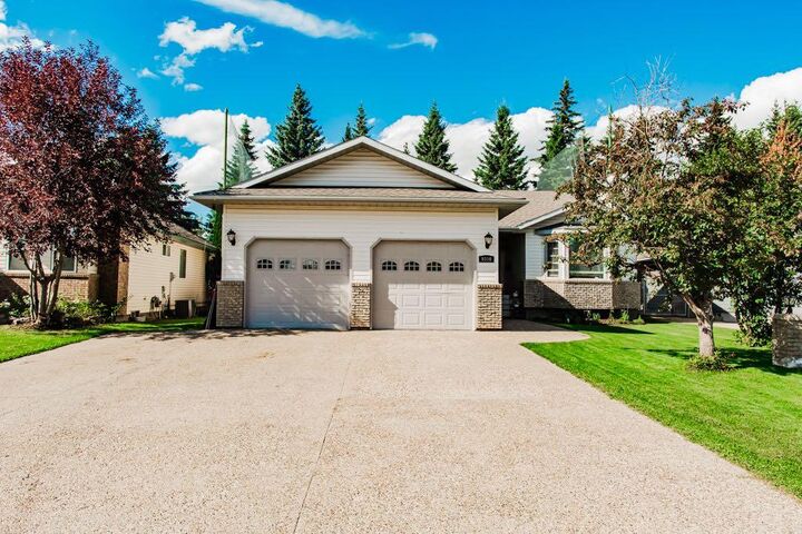 Property Photo:  9310 Wedgewood Drive N  AB T8W 2G5 