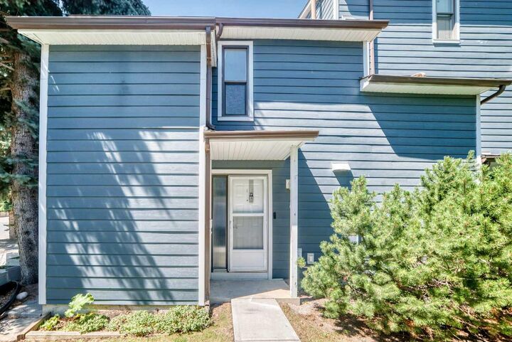 Property Photo: 208 Grier Terrace NE 1 AB T2K 5Y7