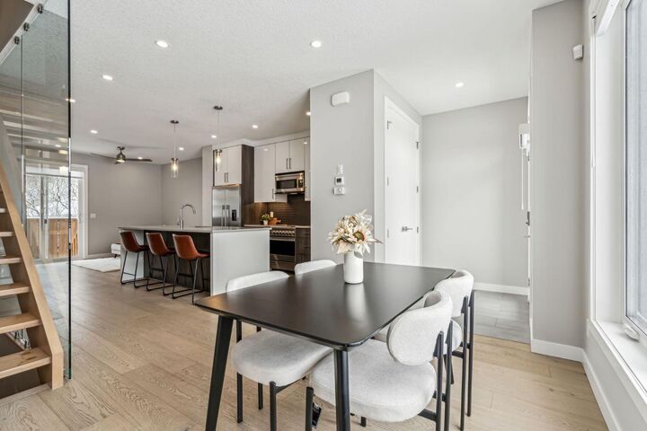 Property Photo:  5105 6 Street SW  AB T2V 1J6 