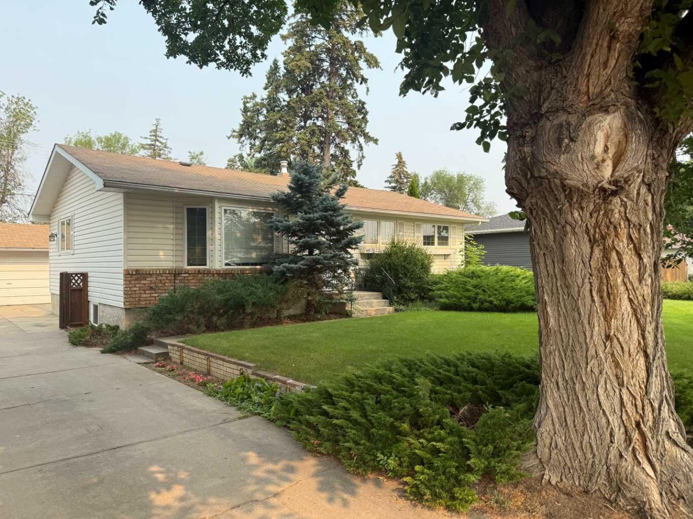 Property Photo: 443 3 Street E AB T1R 0G5
