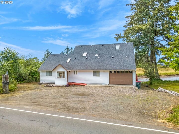 Property Photo:  500 S Wahanna Rd  OR 97138 