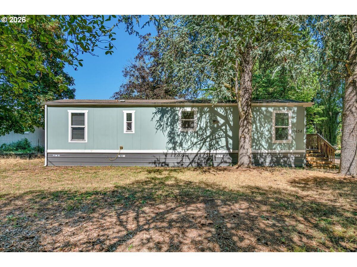 Property Photo: 12654 Woodpecker Dr OR 97392