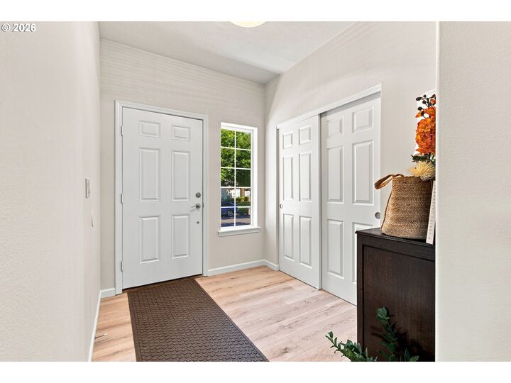 Property Photo: 713 Heights Ave OR 97031