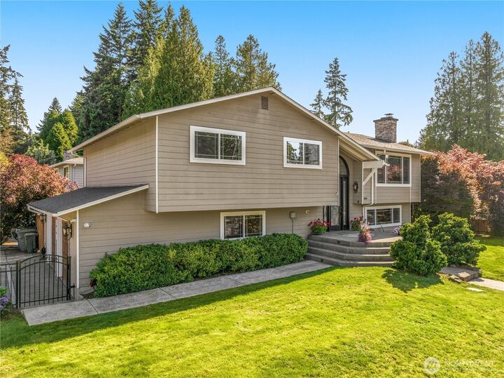 Property Photo: 804 15th Street SW WA 98020