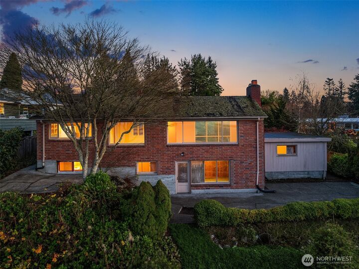 Property Photo: 2802 SW 167th Place WA 98166