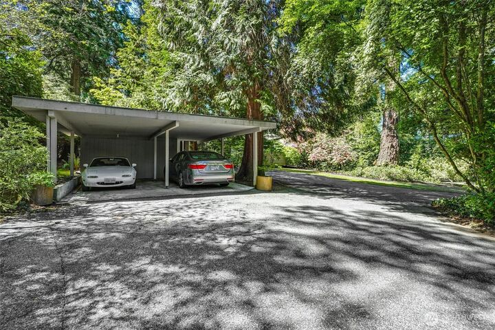 Property Photo: 3419 Evergreen Point Road WA 98039