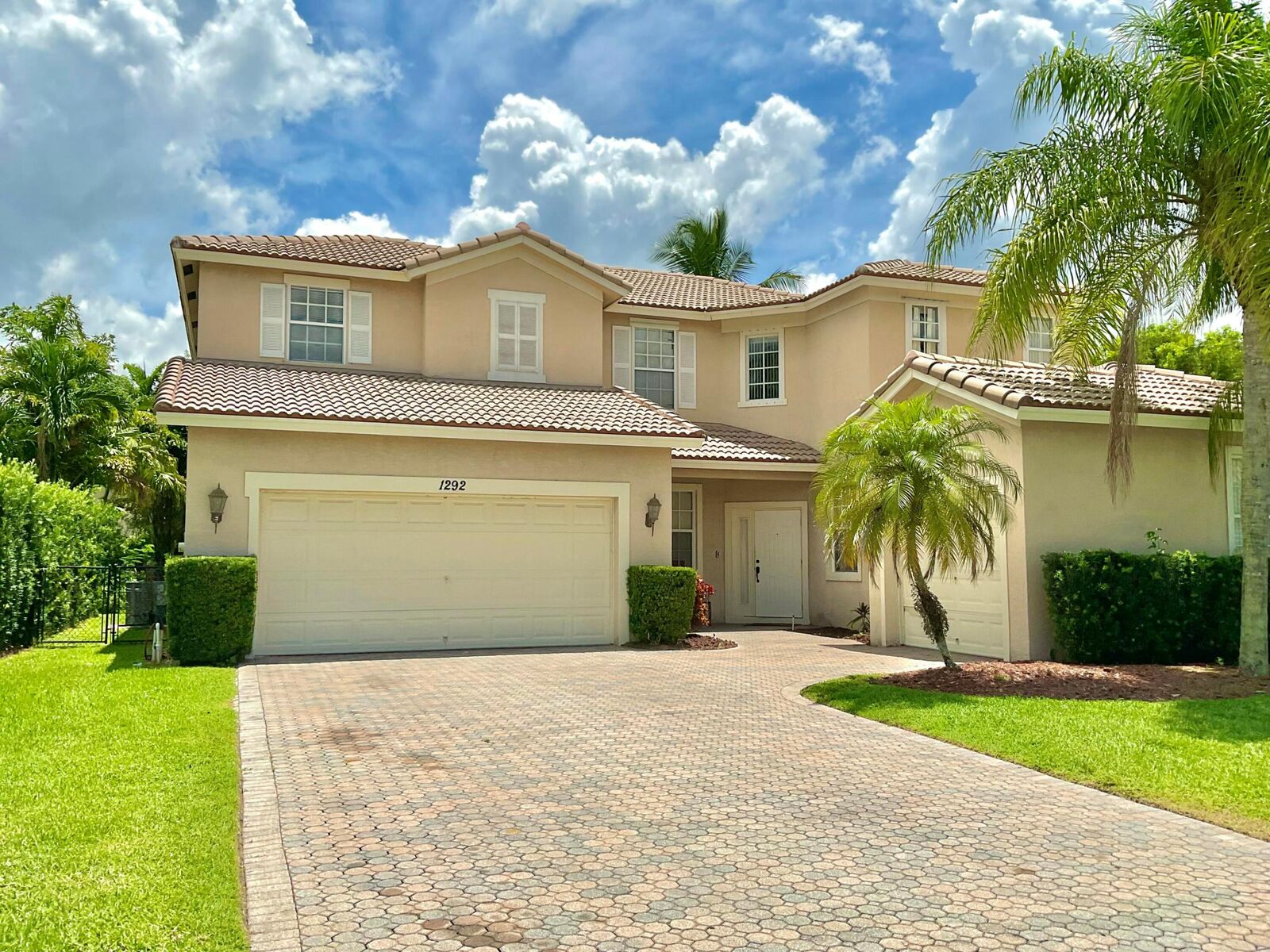 Property Photo:  1292 Stonehaven Estates Drive  FL 33411 