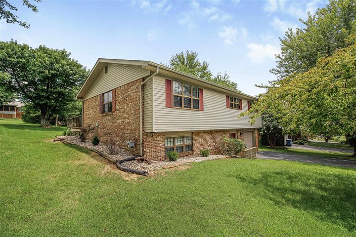 Property Photo:  201 Simmental Lane  KY 42141 