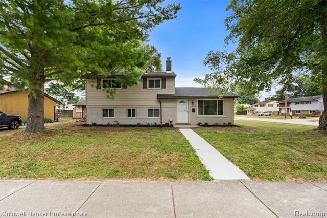 Property Photo:  18300 Melvin Street  MI 48152 