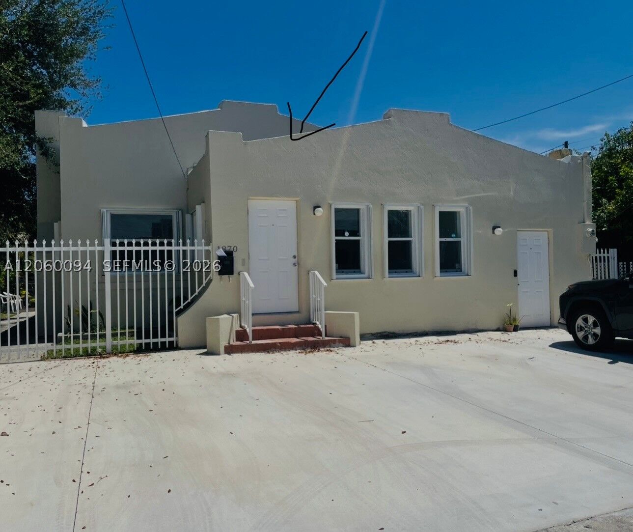 Property Photo:  1870 NW 5th St 1  FL 33125 