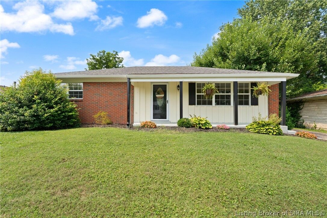 Property Photo: 1517 Altawood Drive IN 47129