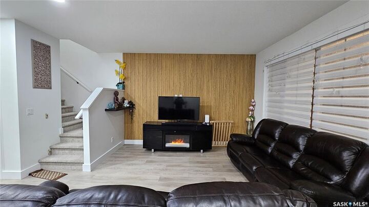 Property Photo:  148 Rosewood Boulevard E  SK S7V 0Y9 