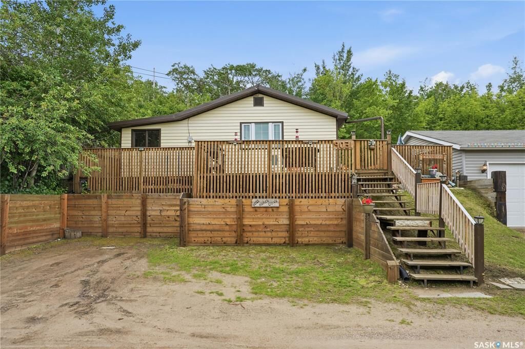 Property Photo:  9031 Hunts Cove Crescent  SK S0M 0L0 