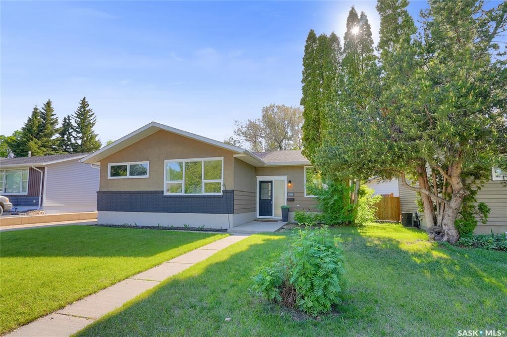 Property Photo:  1385 Queen Crescent  SK S6H 3G5 