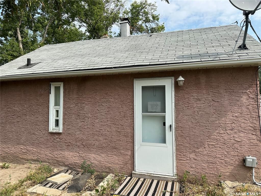 Property Photo:  118 Sharman Street  SK S0G 4L0 