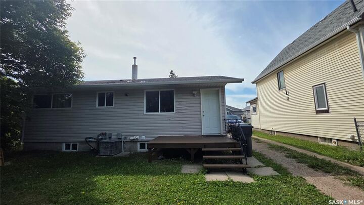 Property Photo: 161 Darlington Street E SK S3N 0E1