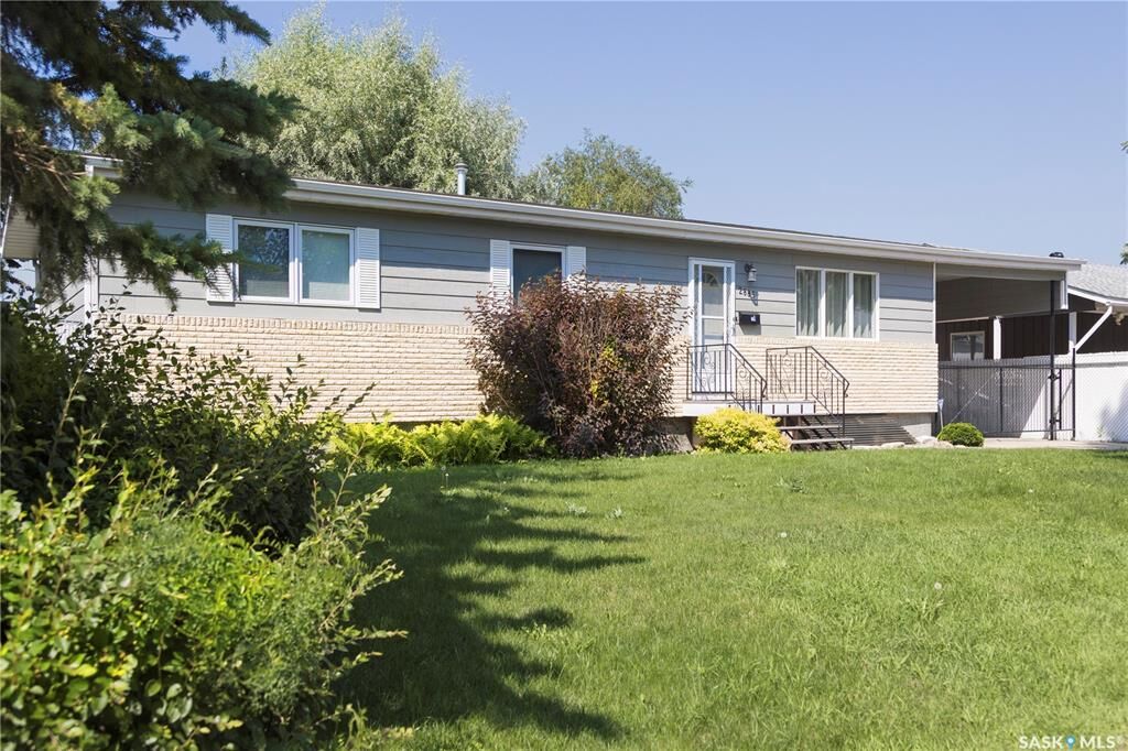 Property Photo:  2885 4th Avenue W  SK S6V 5H9 