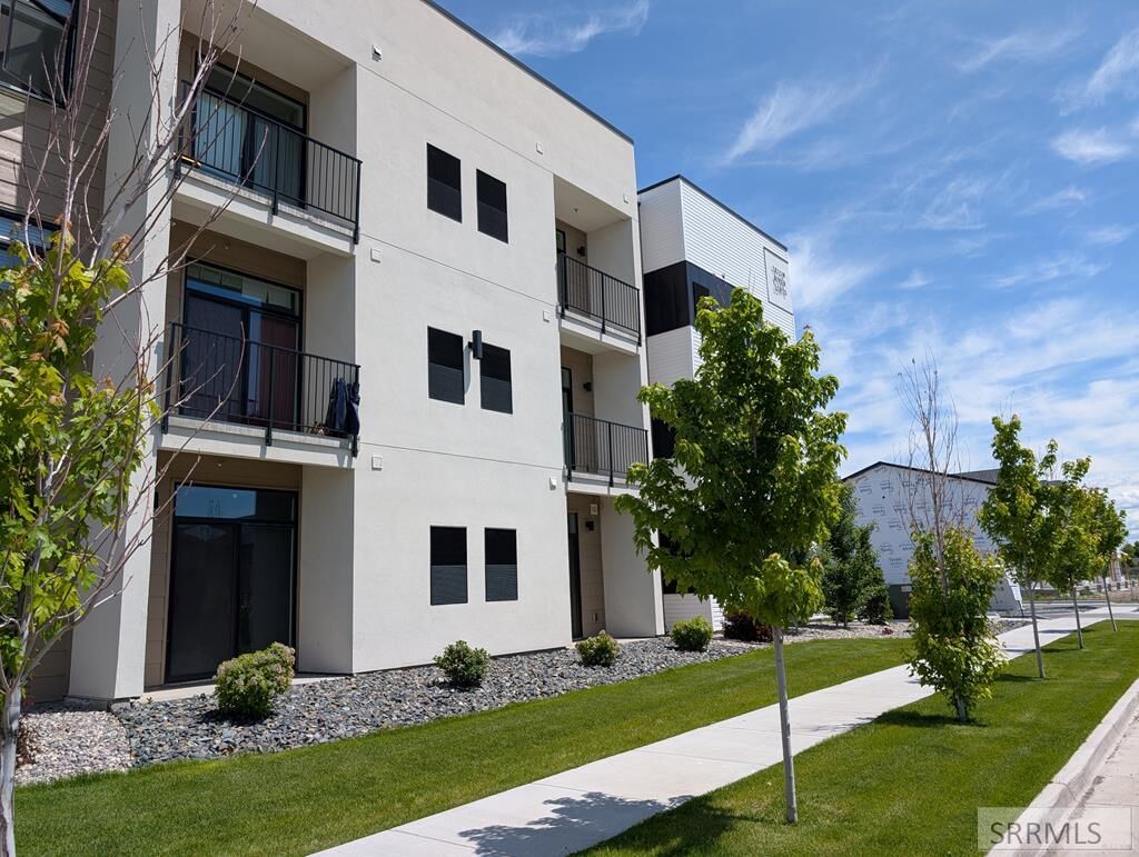 Property Photo:  311 E Lorene Street 2105  ID 83440 