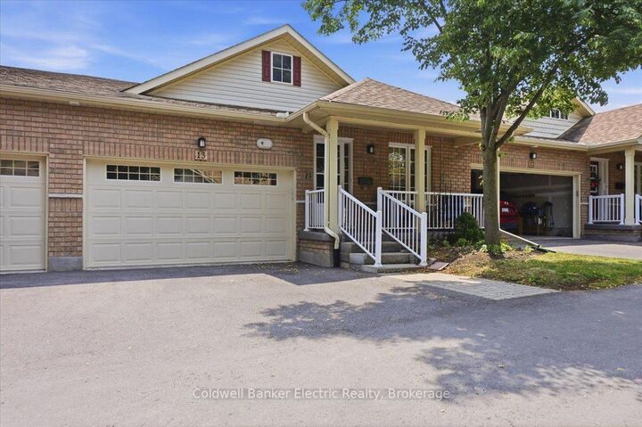 Property Photo:  877 Wentworth Street 13  ON K9J 8R7 
