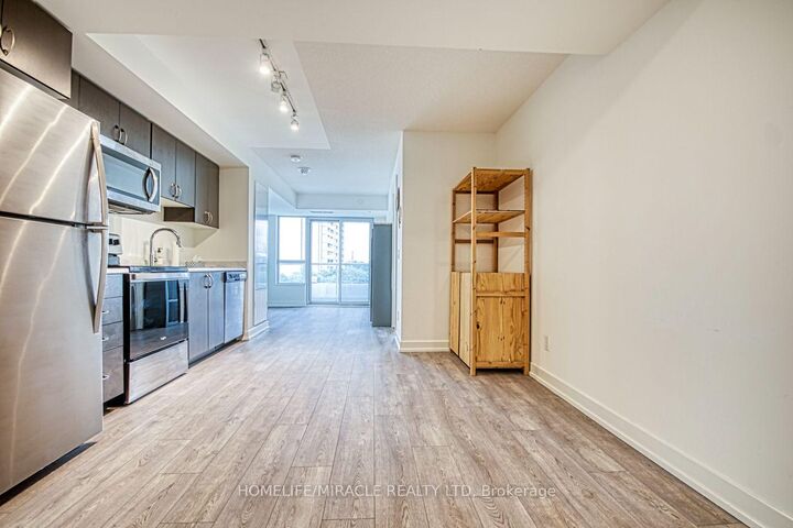 10 Wilby Crescent 402 — photo 1