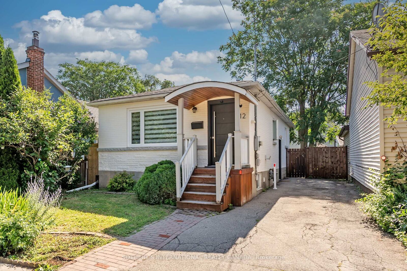 Property Photo:  12 Peel Street S  ON L9H 3E2 