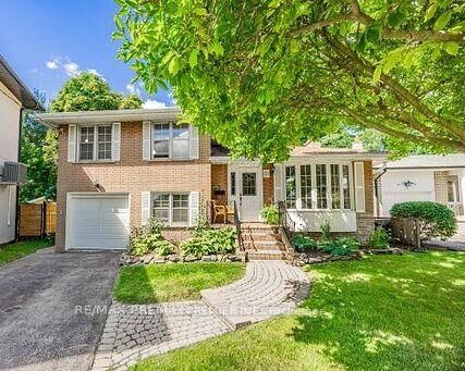 Property Photo: 21 Halbadier Place ON M9B 2H4