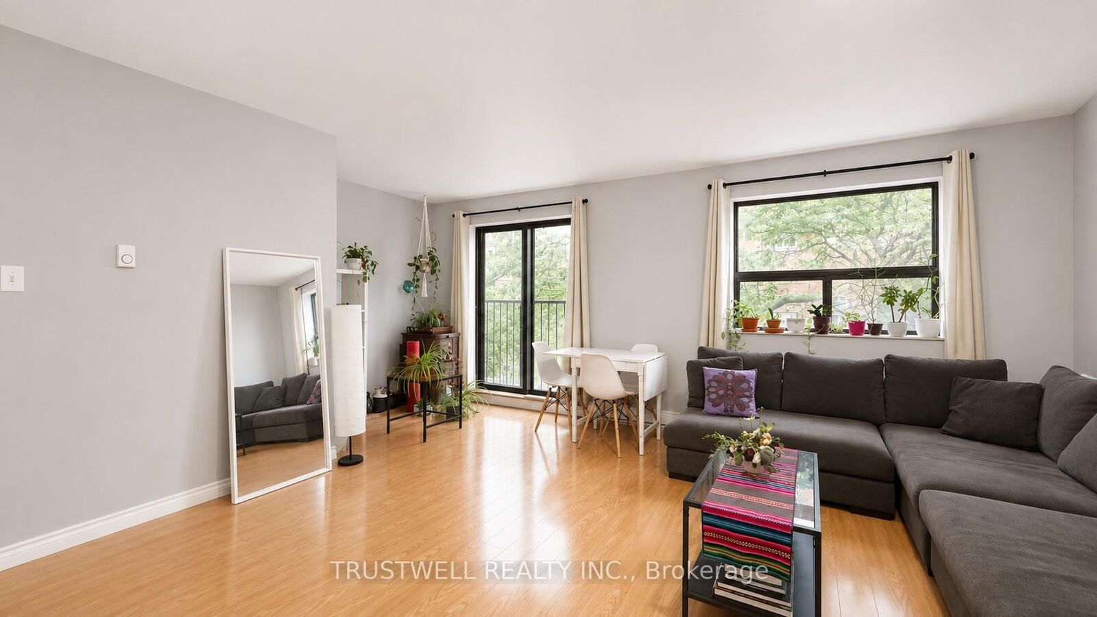 Property Photo: 122 Atlantic Avenue Apt A ON M6K 1X9