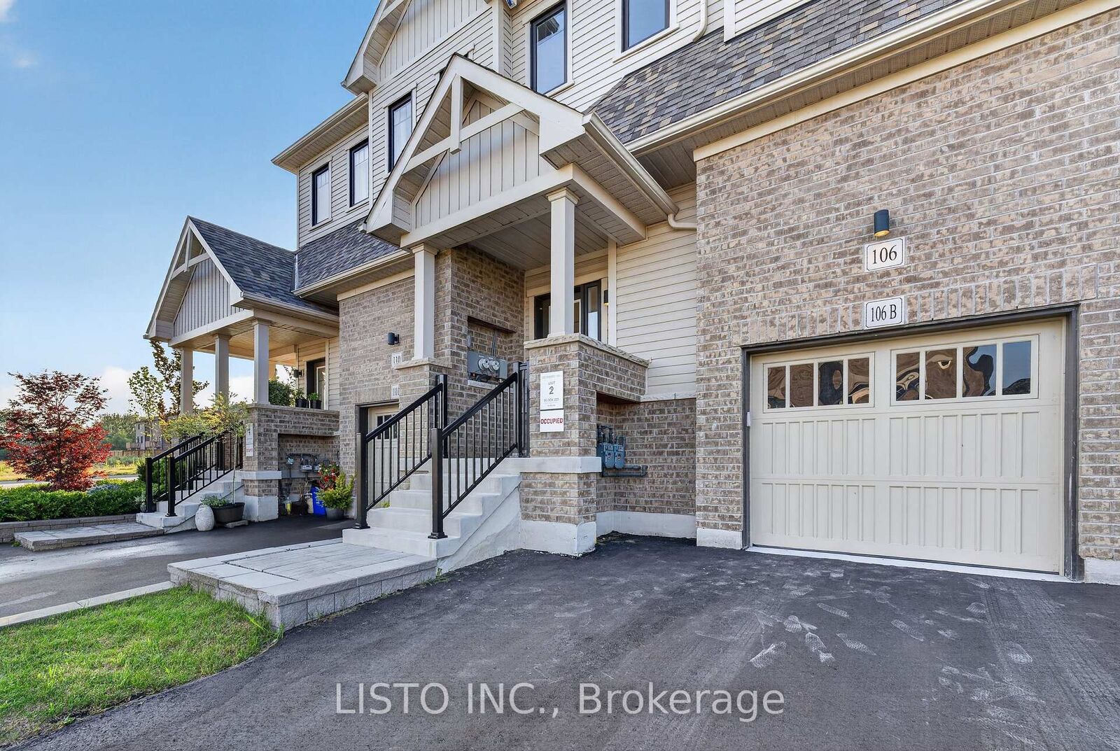 Property Photo:  106 Ziibi Way 106B  ON L1B 0W5 