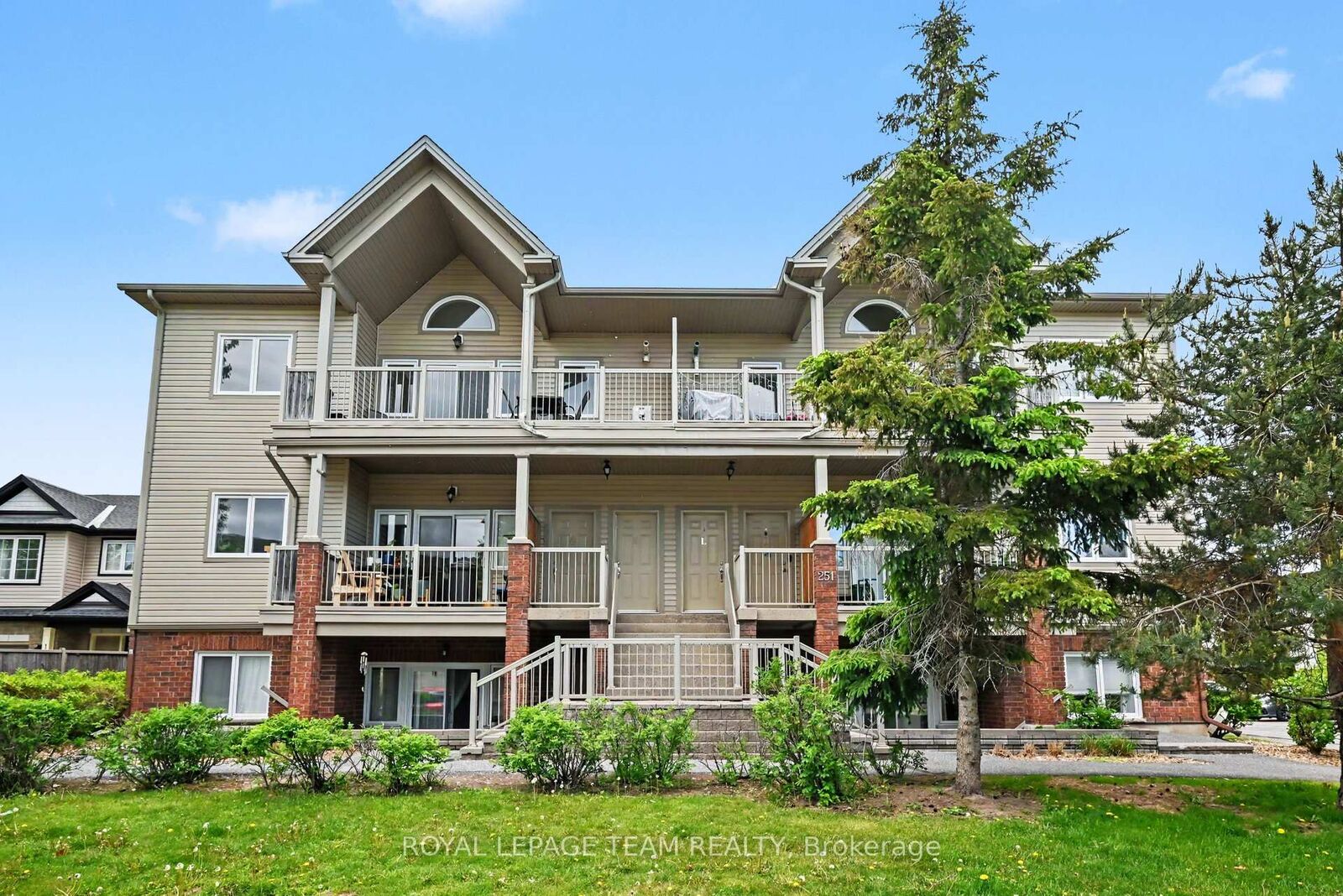 Property Photo: 251 Crestway Drive K ON K2G 0A9