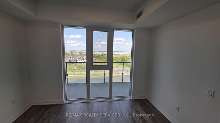 Property Photo:  15 Skyridge Drive 829  ON L6P 4S3 