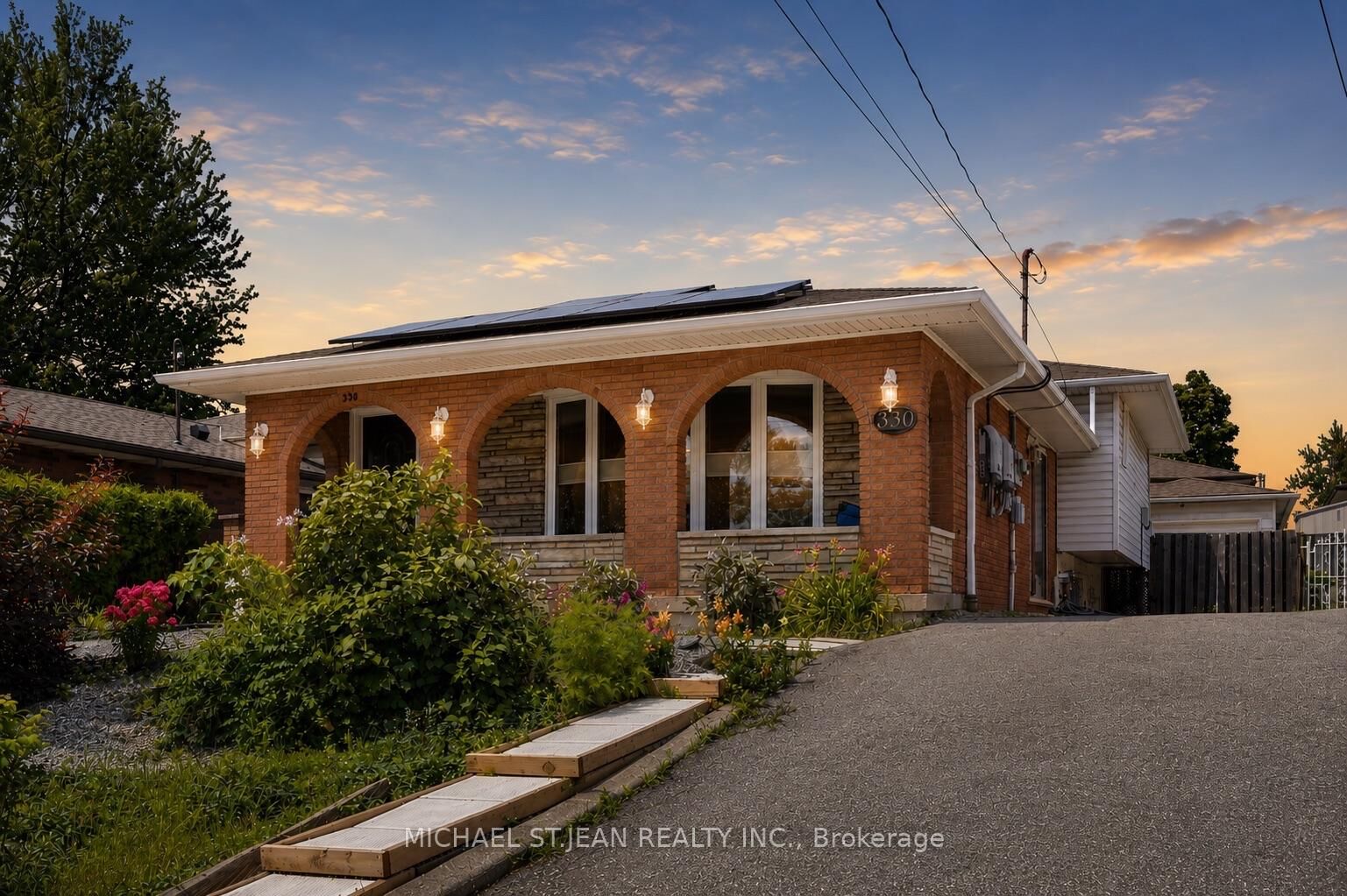 Property Photo:  330 East 18th Street  ON L9A 4P8 
