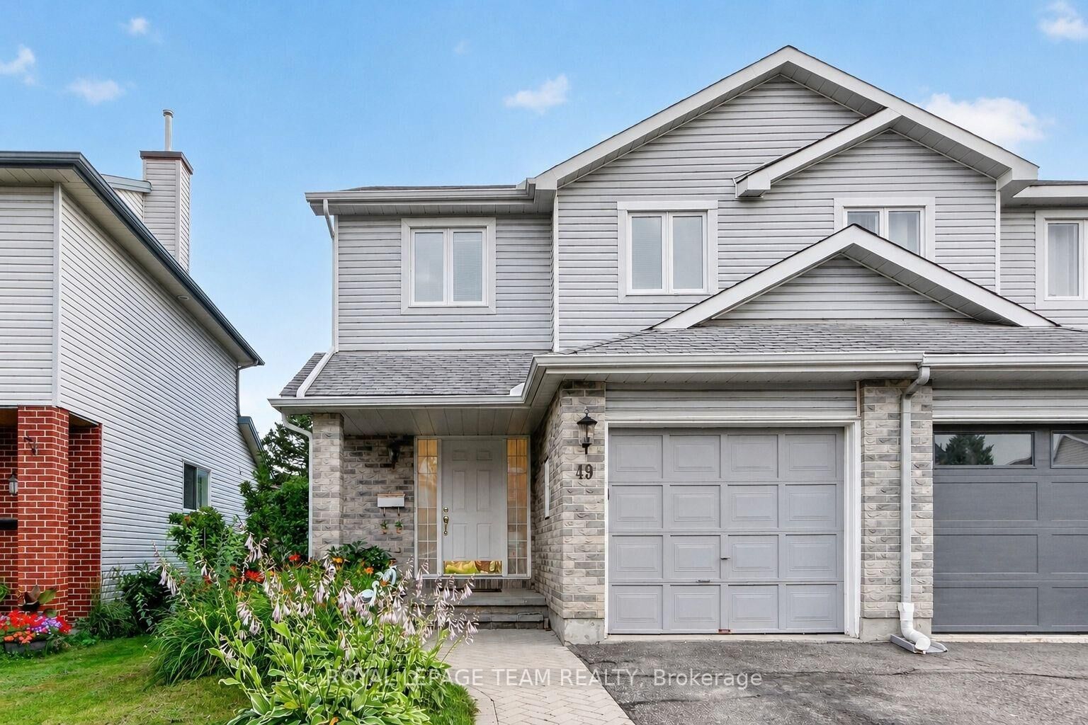 Property Photo: 49 Jackman Terrace ON K2L 4E1