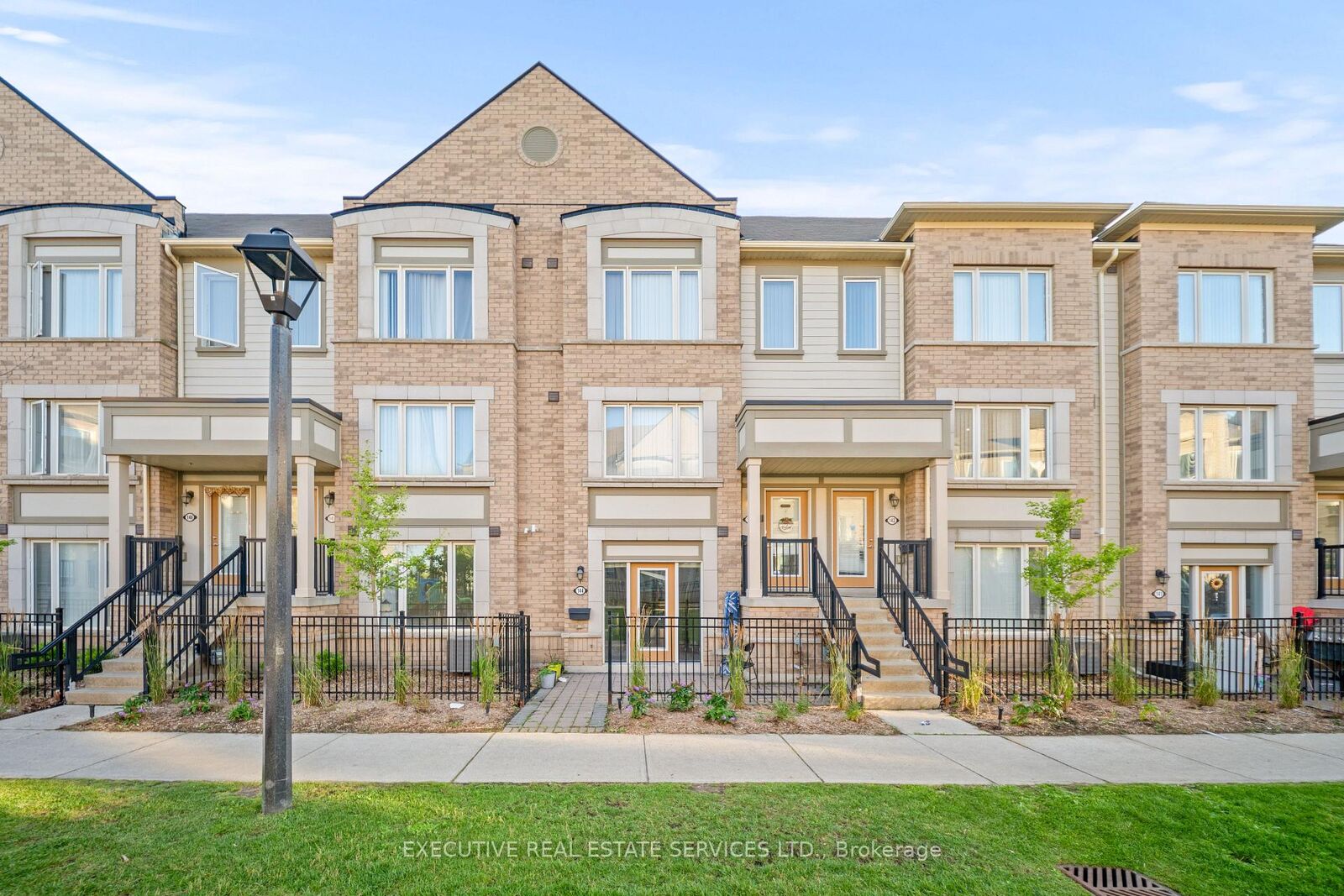 Property Photo: 1 Beckenrose Court 144 ON L6Y 6G2