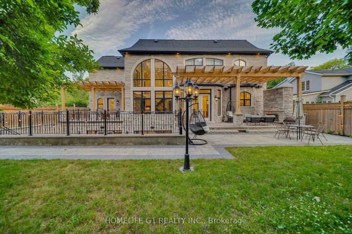 2115 Rebecca Street — photo 1