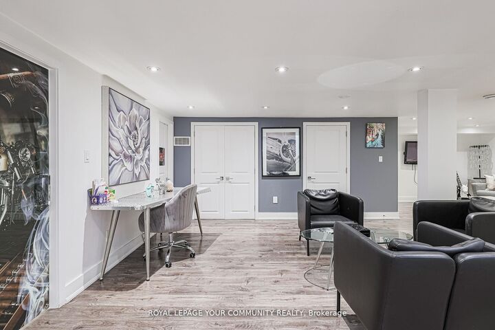 Property Photo:  52 Princeway Drive Lower  ON M1R 2W1 