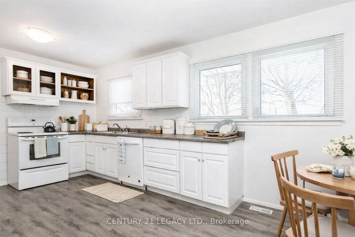 Photo de la propriété: 62 Woodelm Drive ON L2M 4N3