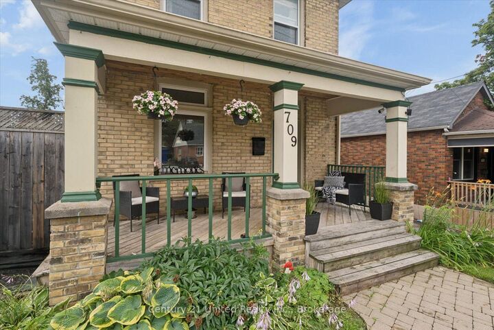 Property Photo: 709 Third Avenue ON K9J 4P4